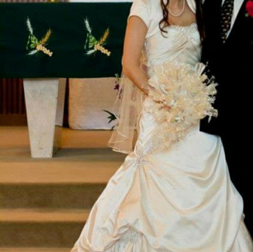 Wedding dress - Picture 7 of 7